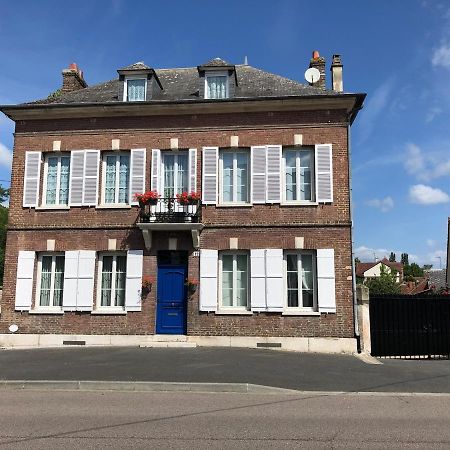 Maison Quatre Freres Louviers Exterior foto